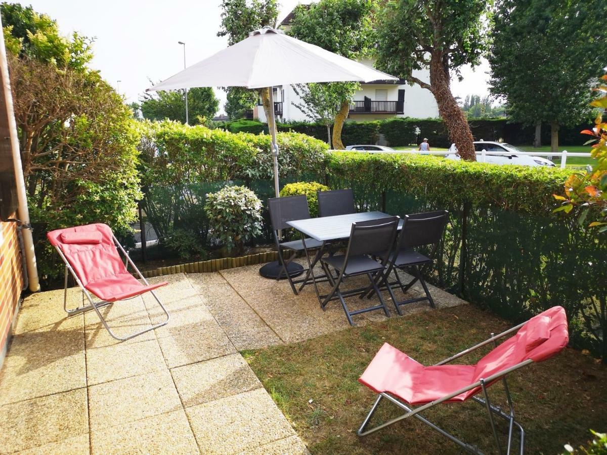 2 Pieces Front De Ensoleille Et Calme Acces Direct Apartment Cabourg