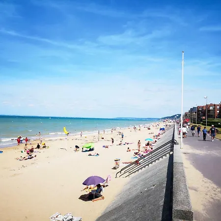 2 pièces Front de Mer ensoleillé et calme accès direct plage Cabourg Exterior foto